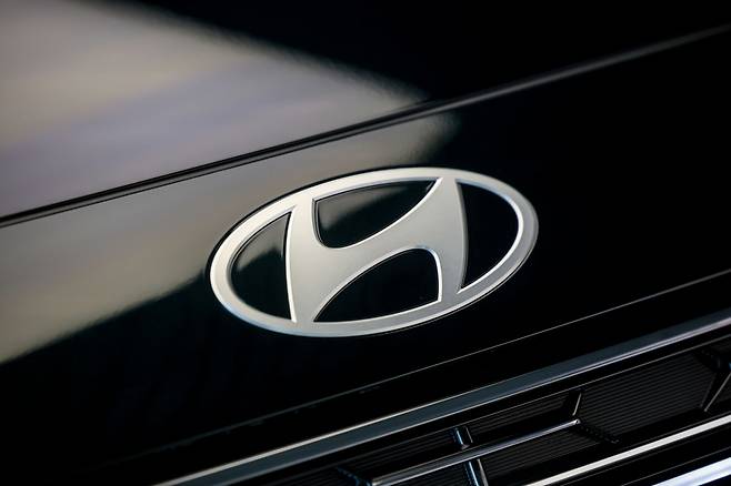 서울 강남구 현대 모터스튜디오 서울에 전시된 팰리세이드의 로고./사진=뉴시스