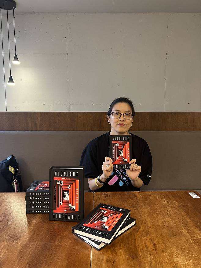 정보라 작가가 미국과 영국에서 ‘한밤의 시간표’ 영역본을 출간했다. [사진=퍼플레인]