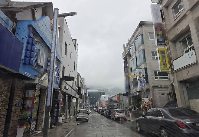 단란주점과 다방, 룸싸롱 등 유흥업소가 비교적 많이 밀집한 태백시 중심지역 모습. 사진은 기사와 관련 없음.(사진=뉴시스)  *재판매 및 DB 금지