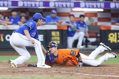 삼성과 한화의 정규시즌 경기 모습.  [삼성 라이온즈 제공. 재판매 및 DB 금지]