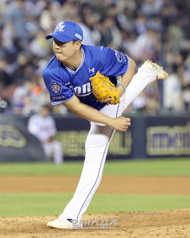 16일 오후 잠실야구장에서 열린 2025 프로야구 삼성과 LG 경기. 삼성 투수 양창섭이 6회 등판 역투하고 있다. 잠실=정시종 기자 capa@edaily.co.kr /2025.04.16.