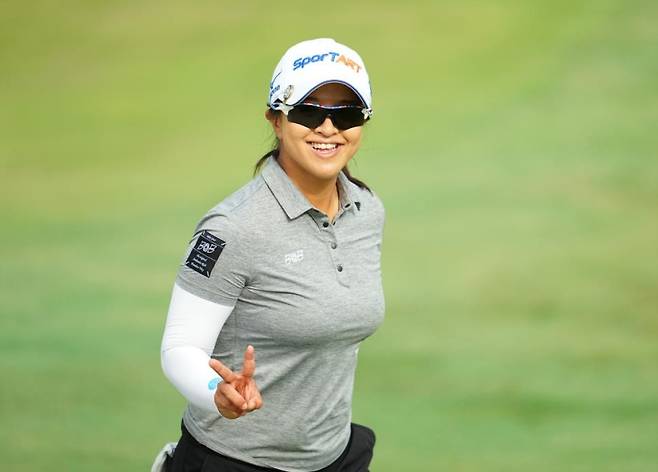 ▲ 김세영이 16일 전남 해남군 파인비치 골프링크스에서 열린 LPGA 투어 BMW 레이디스 챔피언십 1라운드 15번 홀에서 버디를 기록한 뒤 기뻐하고 있다. [연합뉴스]