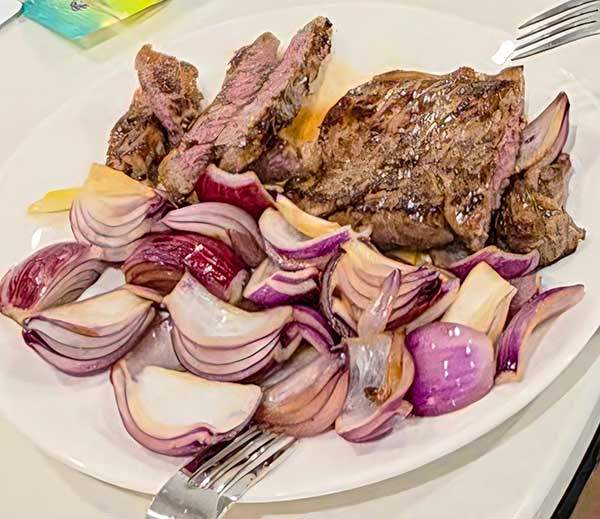 현지 정육점의 소고기 가격이 우리나라에 비해 훨씬 싸다. 사서 구워 먹으면 여행비를 많이 아낄 수 있다.
