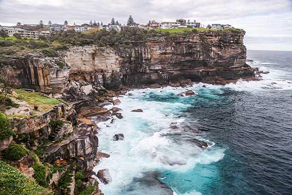 다이아몬드만. 사진 왼쪽 아래에 보이는 문과 계단이 절벽 아래 낚시터로 이어지던 사진 명소였다.