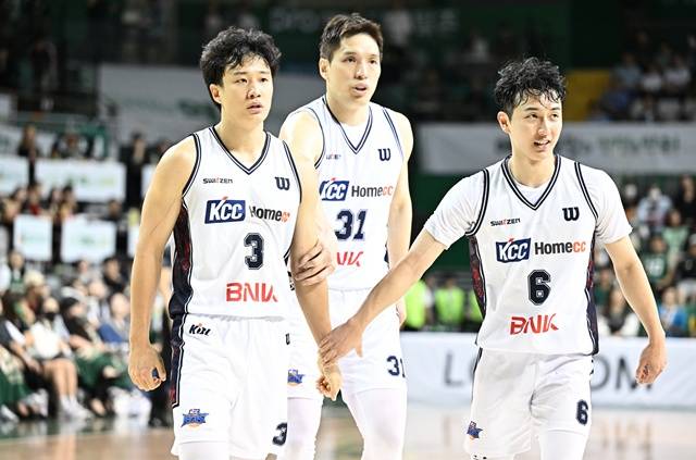 부산 KCC. 최진광(오른쪽). /사진=KBL 제공