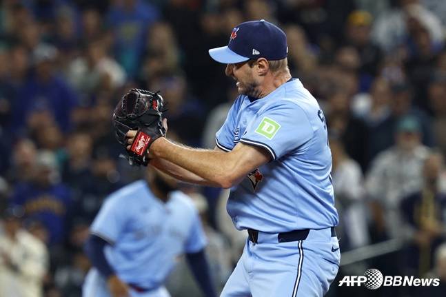 맥스 셔저가 이닝을 막아내고 포효하고 있다. /AFPBBNews=뉴스1