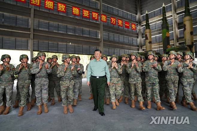 지난해 10월 로켓군 여단 시찰한 시진핑 중국 국가 주석 [신화 연합뉴스 자료사진. 재판매 및 DB 금지]