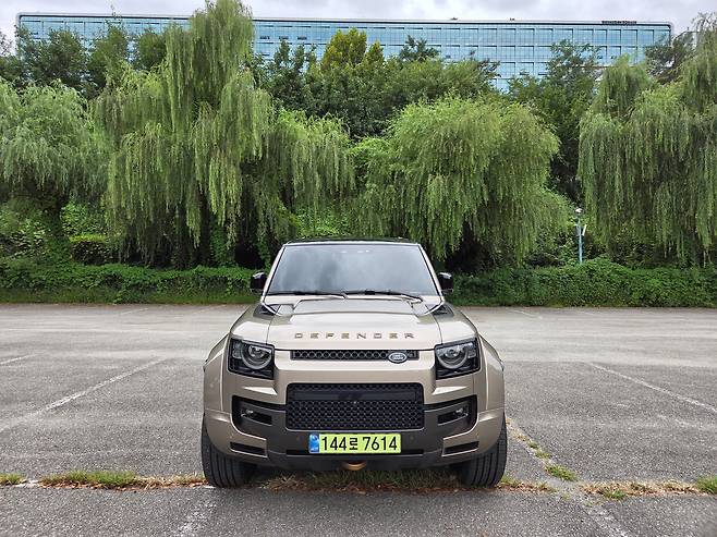 랜드로버 디펜더 옥타. /권유정 기자