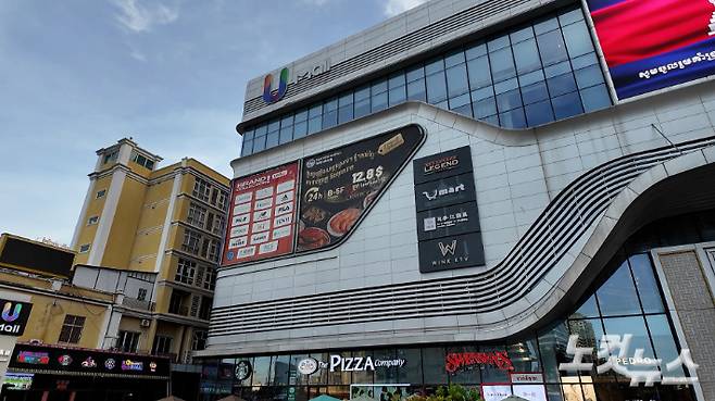 프린스그룹이 운영하는 시한우크빌의 대형 몰. 평소 중국인들이 가장 많은 곳으로 알려졌지만, 17일 오후 거의 찾아보기 어려웠다. 남성경 크리에이터