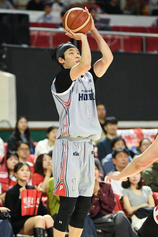 [사진] 미친 활약으로 변수가 된 정준원 / KBL 제공