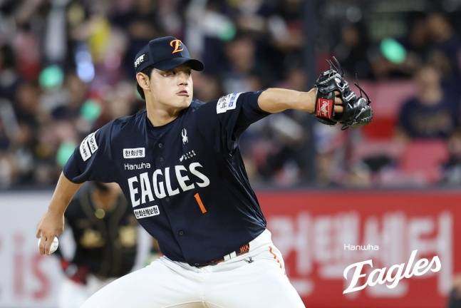 한화 문동주가 지난 9월 20일 수원KT위즈파크에서 KT를 상대로 역투하고 있다. /사진=한화 이글스 제공