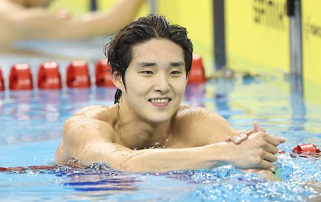 김우민
