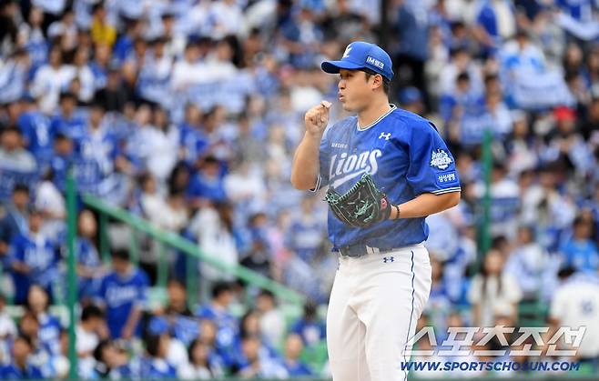 9일 인천SSG랜더스필드에서 열린 SSG와 삼성의 준PO 1차전. 삼성 최원태가 숨을 고르고 있다. 인천=박재만 기자 pjm@sportschosun.com/2025.10.09/