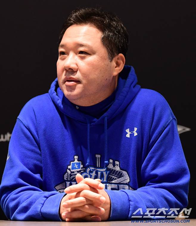 18일 대전 한화생명볼파크에서 열린 삼성과 한화의 PO 1차전. 인터뷰하는 삼성 박진만 감독. 대전=송정헌 기자songs@sportschosun.com/2025.10.18/