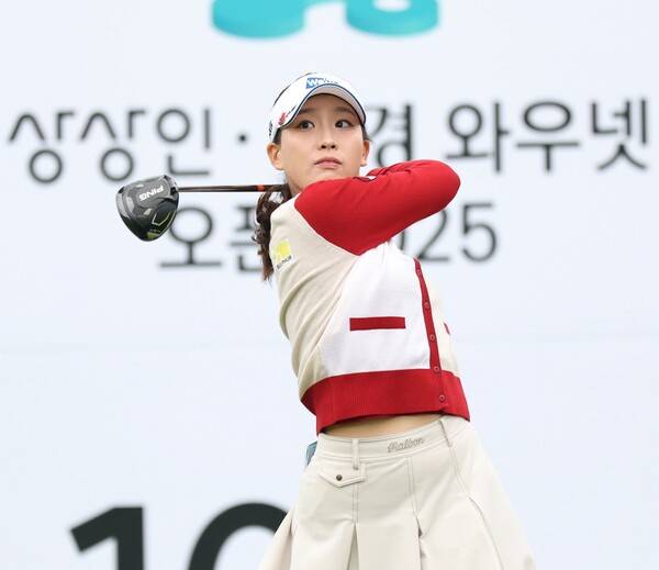 2025년 한국여자프로골프(KLPGA) 투어 상상인·한경 와우넷 오픈 우승 경쟁에 뛰어든 이율린 프로가 3라운드에서 경기하는 모습이다. 사진제공=KLPGA (사진을 무단으로 사용하지 마십시오.)