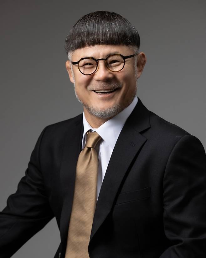 올림픽에서 3개의 메달을 따낸 한국 레슬링의 전설에서 국민들의 안전을 책임지는 스포츠안전재단 이사장으로 변신한 박장순.