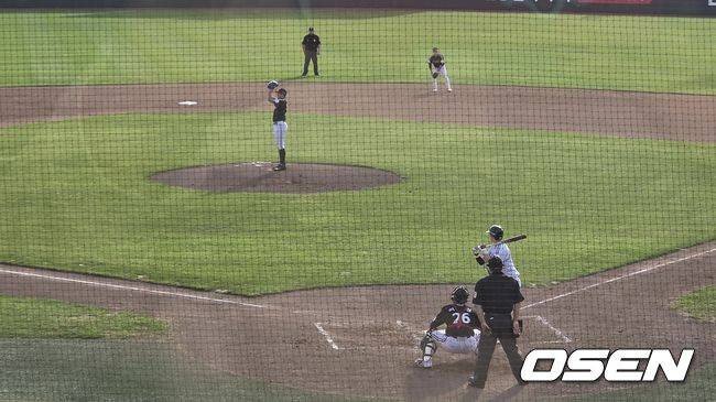 [OSEN=이천, 한용섭 기자] LG 트윈스는 19일 이천 LG챔피언스파크에서 청백전을 실시했다. /orange@osen.co.kr