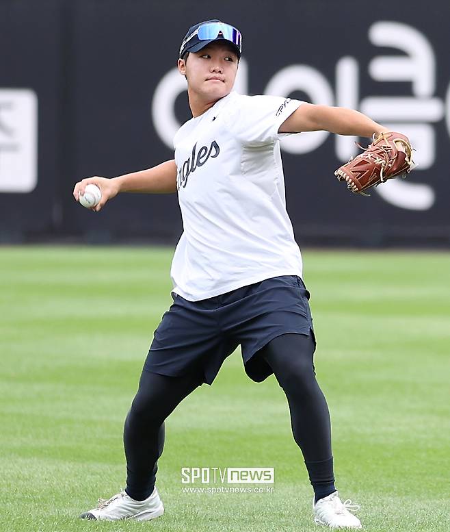 ▲ 만약 문동주가 2차전에도 선발 등판한다면 정우주의 4차전 선발 등판 가능성도 열린다 ⓒ곽혜미 기자