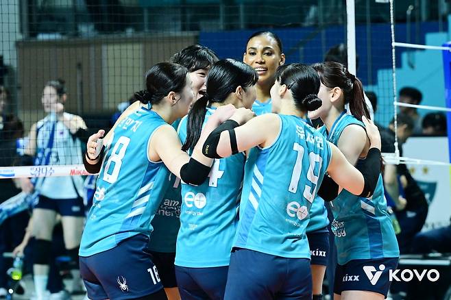 환호하는 GS칼텍스 선수들 [한국배구연맹 제공. 재판매 및 DB 금지]