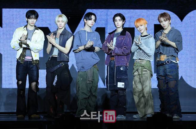 그룹 보이넥스트도어(BOYNEXTDOOR)가 20일 서울 강서구 KBS 아레나에서 열린 미니 5집 ‘디 액션’ 쇼케이스에 참석해 포즈를 취하고 있다.(사진=노진환 기자)
