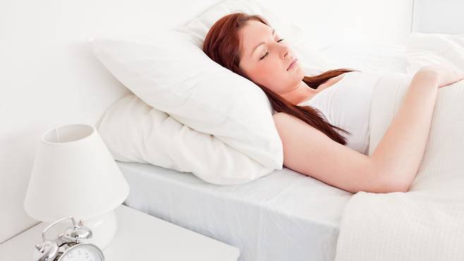 연령대별 적정 수면시간을 유지하는 것이 체중 관리에 효과적이다｜출처: 클립아트코리아