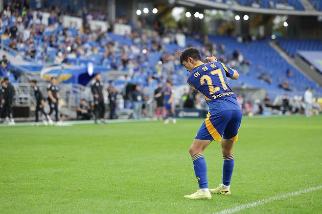 울산문수축구경기장/ K리그1/ 울산HDFC vs 광주FC/ 울산 이청용 득점/ 골 세레머니/ 사진 김정수