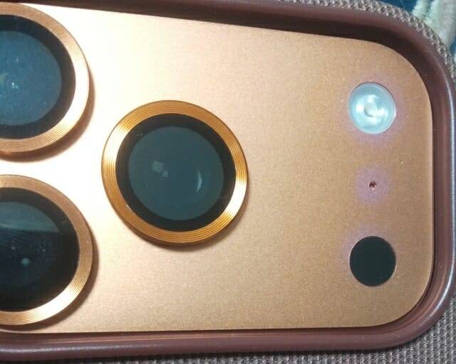 국내 아이폰 까페에도 아이폰17 프로 변색 관련 보고가 올라왔다. (사진=아사모 네이버 까페)