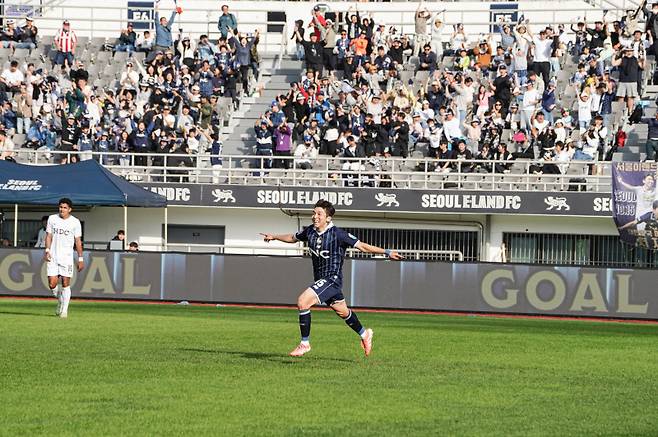 후반 30분 선제골을 터뜨린 서재민. 서울 이랜드 FC 제공