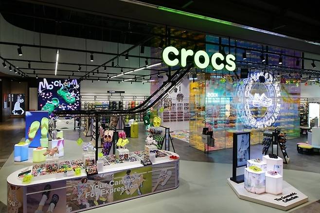 크록스 신세계백화점 하남점 매장 전경 [크록스 제공]