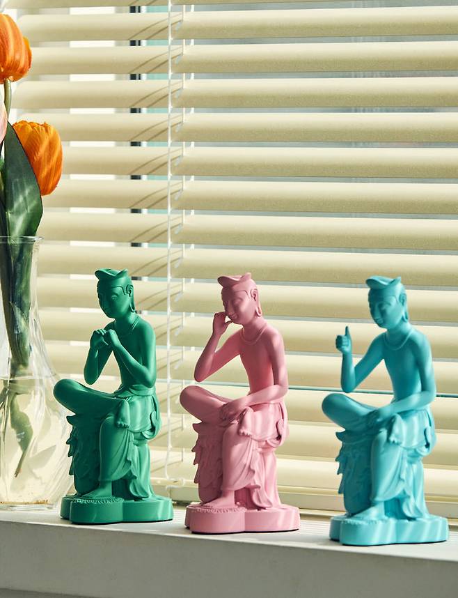 [서울=뉴시스] 국립중앙박물관 용산 개관 20주년 기념상품 반가사유상미니어처 '마음 에디션' (3종) (사진=국립박물관문화재단 제공) 2025.10.20. photo@newsis.com *재판매 및 DB 금지