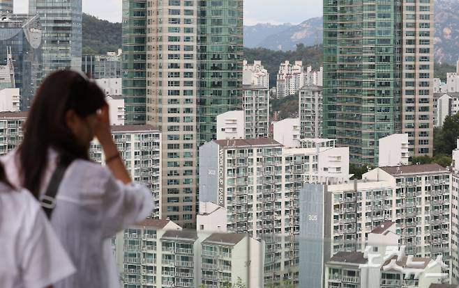 서울 마포구 하늘공원에서 바라본 아파트 모습. 류영주 기자