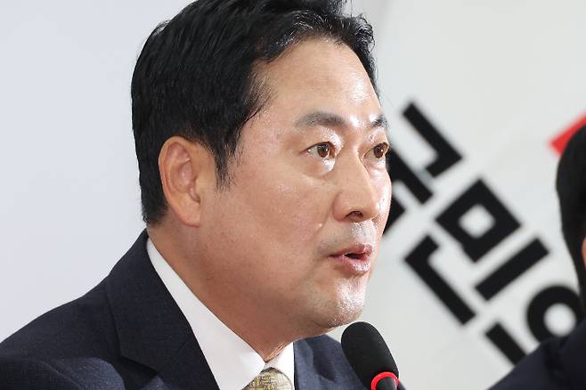 국민의힘 장동혁 대표가 20일 서울 여의도 국회에서 더불어민주당의 사법개혁안과 언론개혁안에 대한 입장을 밝히고 있다. 연합뉴스