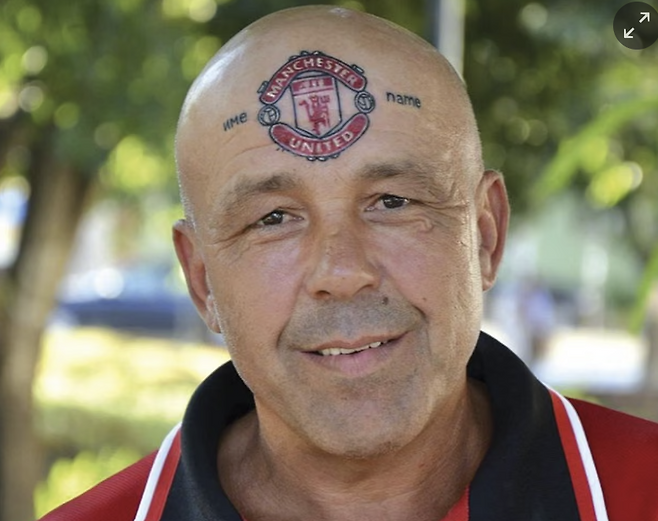 맨유 광팬으로 살다 세상을 떠난 마린 즈드라브코프 레비조프. 가디언