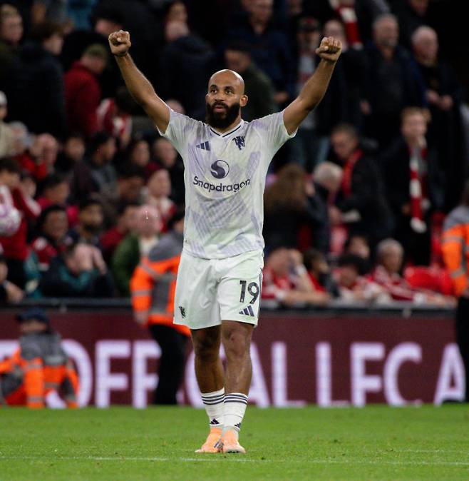 맨유 공격수 브라이언 음뵈모. /사진=맨유 공식 SNS 갈무리