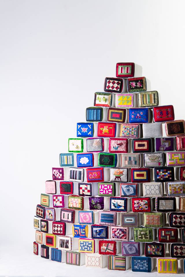 '여연회' 회원전 '아름다운 우리 베개-꿈을 담다'에 전시된 베개 작품. '여연회' 제공