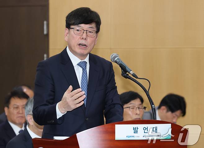박선순 다원시스 대표가 21일 한국철도공사(코레일) 대전본사에서 열린 국회 국토교통위원회의 한국철도공사, 국가철도공단, (주)에스알(SR) 등에 대한 국정감사에서 위원 질의에 답변하고 있다. 2025.10.21/뉴스1 ⓒ News1 김기태 기자
