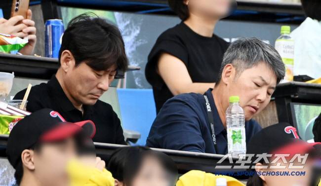 11일 잠실야구장에서 열린 SSG와 LG의 경기, 경기장을 찾은 김원형 야구대표팀 투수코치와 강인권 수석-배터리 코치가 경기를 지켜보고 있다. 잠실=허상욱 기자wook@sportschosun.com/2025.06.11/