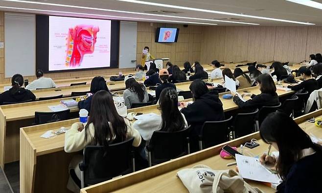 광주대학교 보건행정학부가 국가고시·전문자격시험 및 취업 분야에서 전국 상위권의 우수한 성과를 달성하며, 보건행정 전문교육의 대표 학부로 자리매김했다. 광주대학교 제공