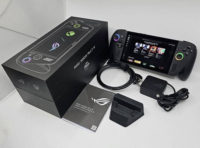 에이수스 ROG 엑스박스 엘라이X 제품 패키지 구성 / 출처=IT동아