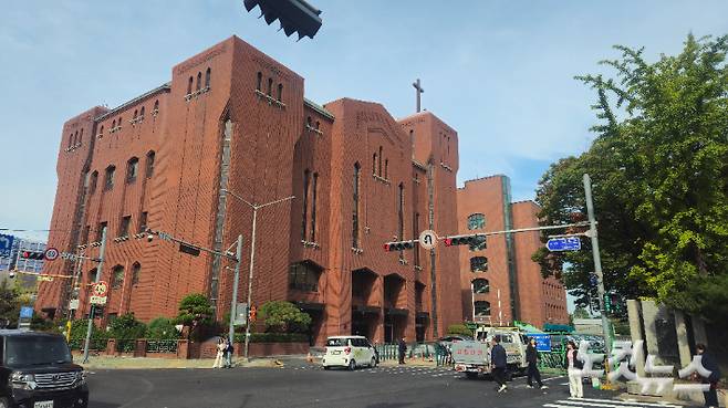 서울 용산구 이촌로에 위치한 온누리교회 전경. 송주열 기자