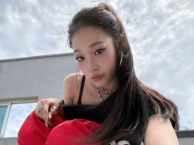 올데이 프로젝트 애니가 소녀시대 윤아의 뒤를 이어 가요대제전 MC로 발탁됐다. 애니 인스타그램 캡처