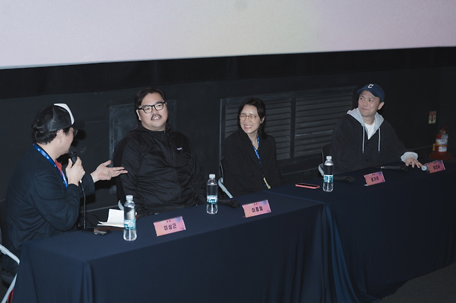 제 21회 미장센 영화제에서 딥포커스를 진행하고 있는 모습 왼쪽부터 이상근 감독, 이종필 감독, 윤가은 감독, 장건재 감독. 씨네큐브 제공