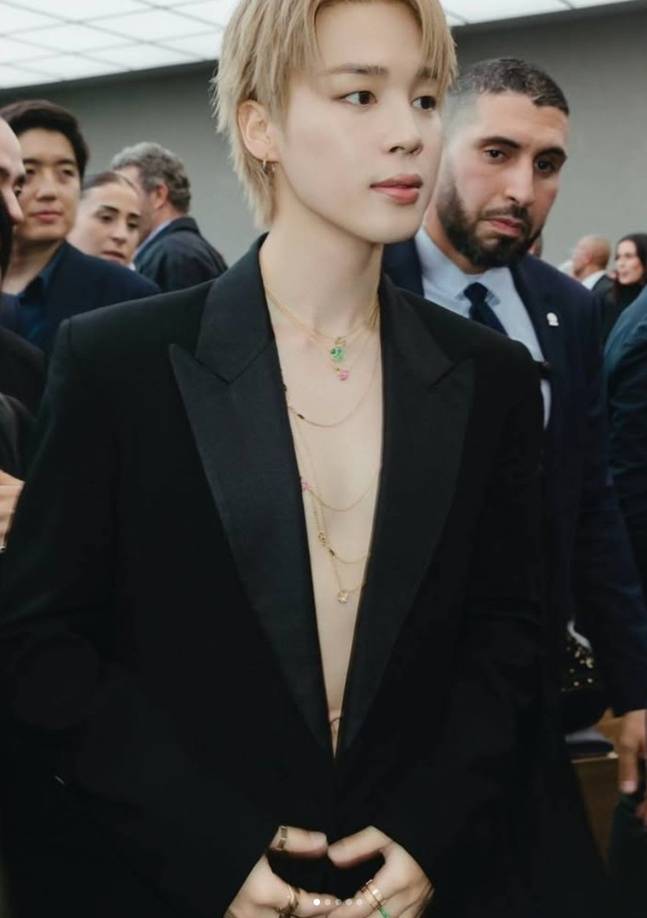 파리패션위크에 참가한 지민 /사진=지민 인스타그램