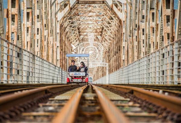 낙동강레일바이크. /김해시 제공
