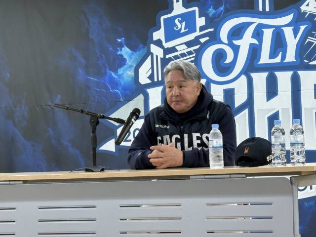 22일 대구삼성라이온즈파크에서 김경문 한화이글스 감독이 경기 전 인터뷰에 응하고 있다. 사진=김세영 기자