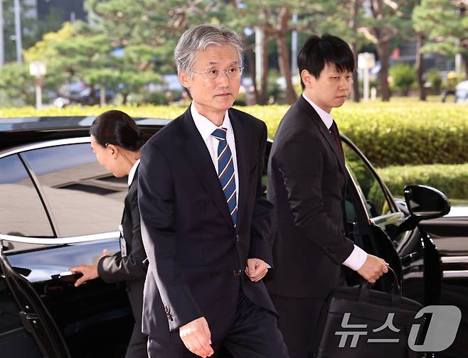 조희대 대법원장이 20일 오전 서울 서초구 대법원으로 출근하고 있다. 2025.10.20/뉴스1 ⓒ News1 구윤성 기자