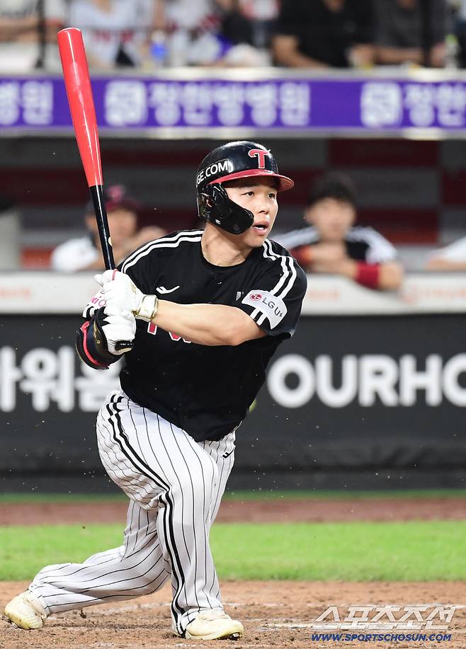 27일 대전 한화생명볼파크에서 열린 KBO리그 한화와 LG의 경기. 타격하는 LG 문성주. 대전=송정헌 기자songs@sportschosun.com/2025.09.27/