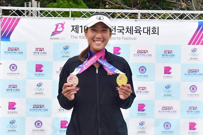 여자일반부 개인전에서 금메달을 목에 건 한국도로공사의 이영서(사진/황서진 기자)