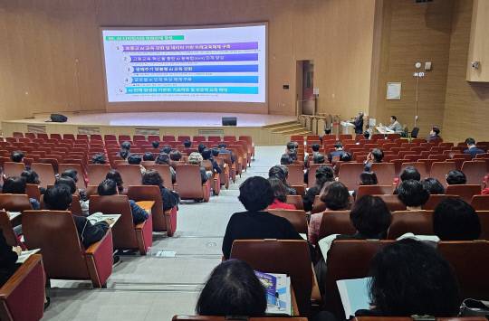 충남교육청은 22일 아산시 과학교육원에서 '2025 하반기 교(원)장 정책 나눔자리'를 진행했다. 충남교육청 제공