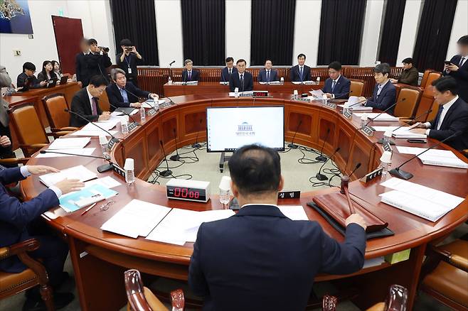 22일 서울 여의도 국회에서 정보위원회 전체회의가 열리고 있다. 연합뉴스